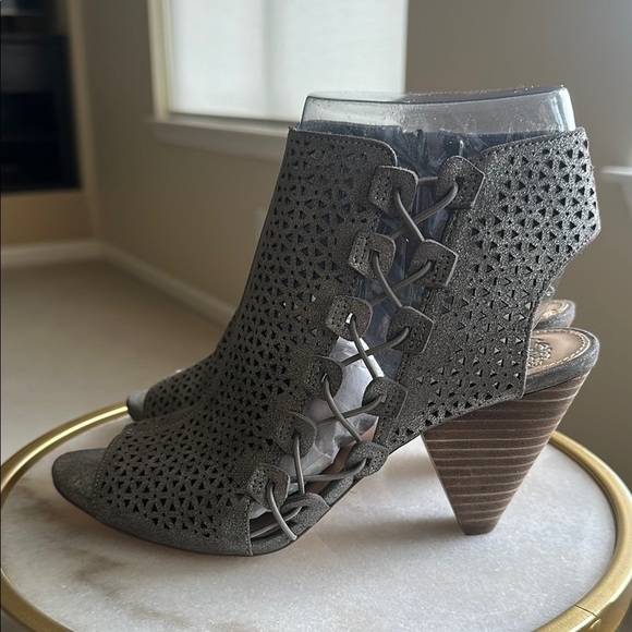 Vince Camuto Gray Peep-Toe Ankle Boots - Size 7.5 Wide - Picture 4 of 15